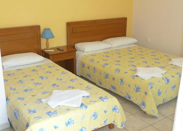 ピーター ＆ トニー ルームズ 3* ガリッサス