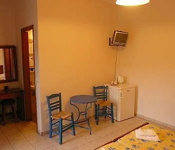 ピーター ＆ トニー ルームズ 3*